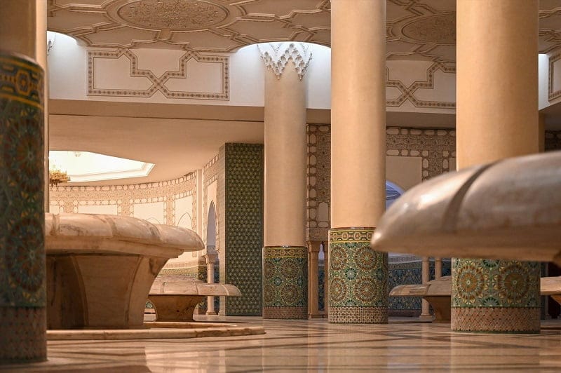 Rituels de soins capillaires anciens du Maroc : Exploration des merveilles des shampooings et des après-shampooings artisanaux enrichis en propolis, en huile d&rsquo;argan et en miel